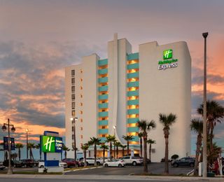 Holiday Inn Express Suites Oceanfront