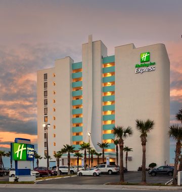 Holiday Inn Express Suites Oceanfront