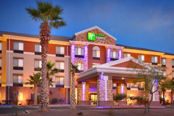 Holiday Inn Express Hotel & Suites