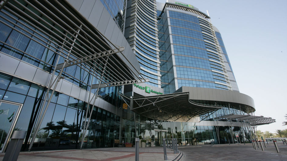 Holiday Inn Abu Dhabi Exterior