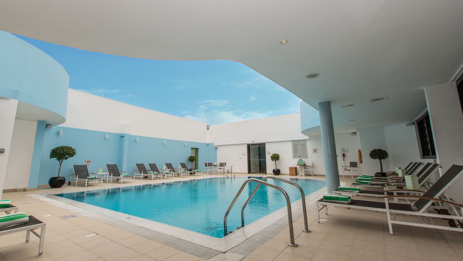 Holiday Inn Abu Dhabi Pool