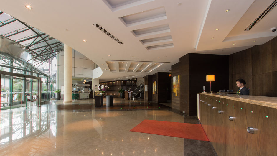 Holiday Inn Abu Dhabi Lobby