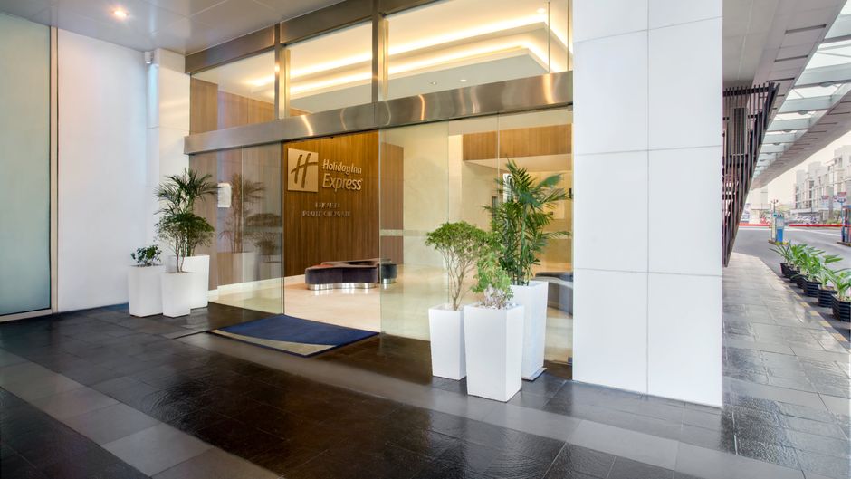 Holiday Inn Express JKT Pluit Citygate Exterior