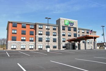 Holiday Inn Express & Suites Clarion