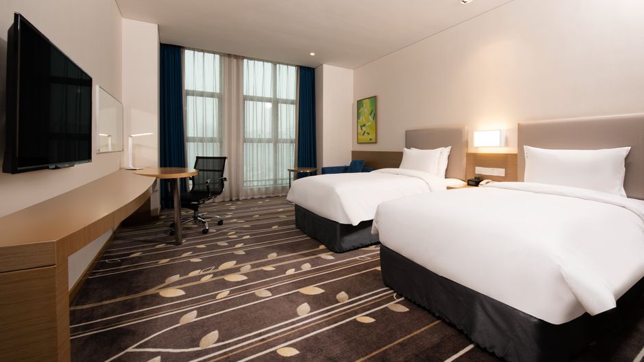 Holiday Inn Express University Town Room