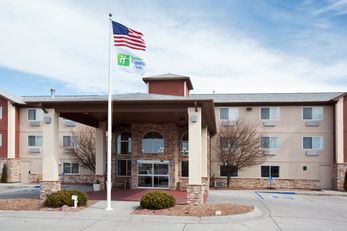 Holiday Inn Express & Suites