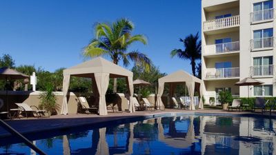 Holiday Inn Expres/Suites Downtown