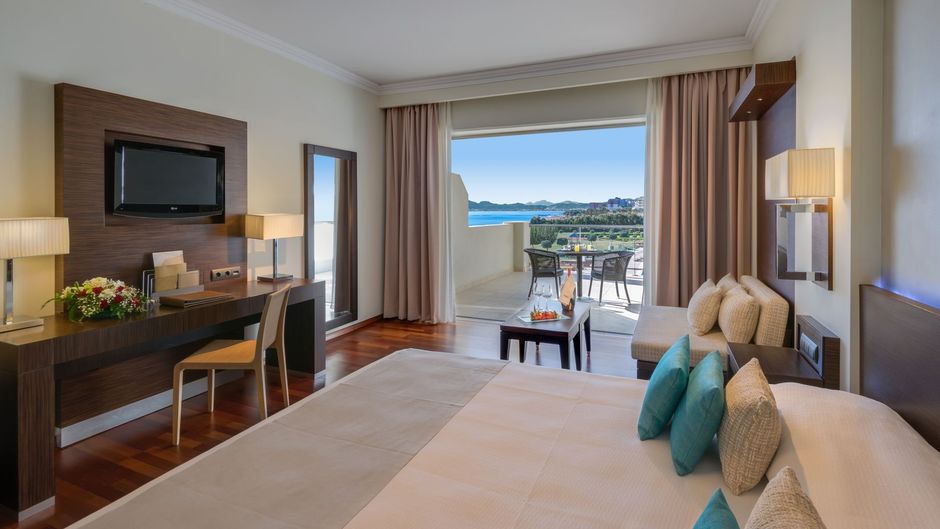 Elysium Resort & Spa Room