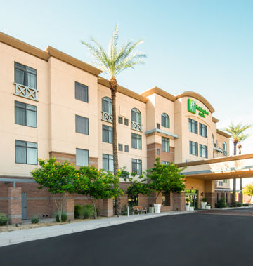 Holiday Inn Hotel & Suites