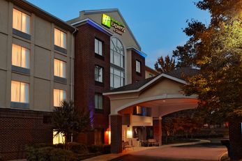 Holiday Inn Express Hotel & Suites