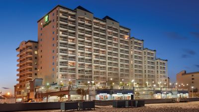 Holiday Inn Hotel & Suites