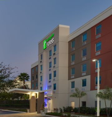 Holiday Inn Express & Stes Air/Sea Port