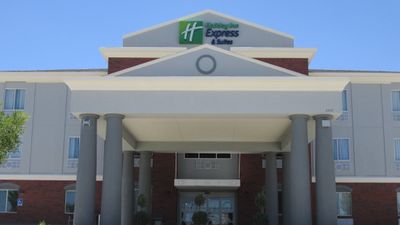 Holiday Inn Express Hotel & Suites