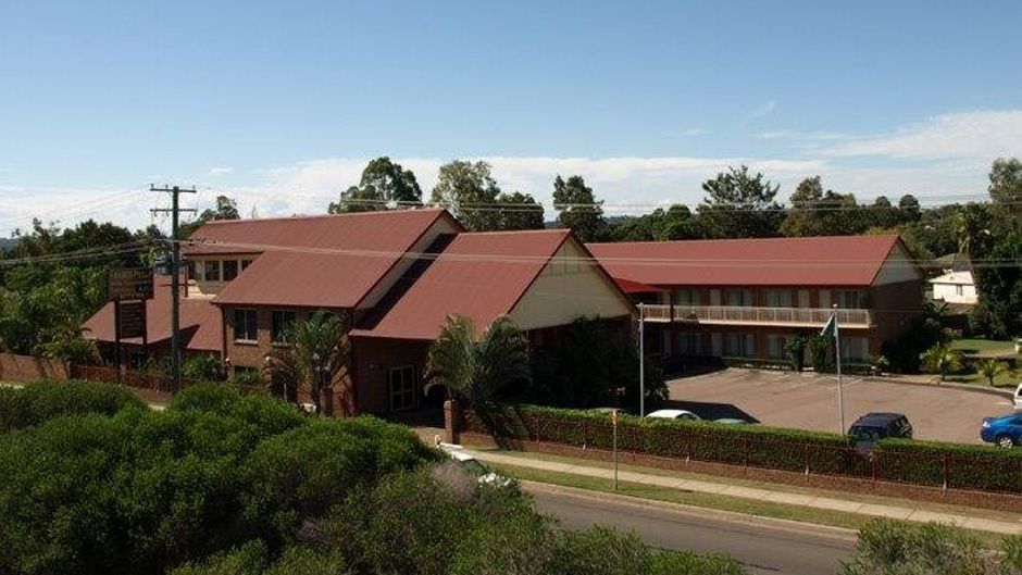 Francis Phillip Motor Inn & The Lodge Exterior