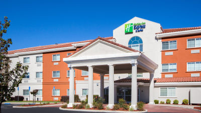 Holiday Inn Express Hotel & Suites