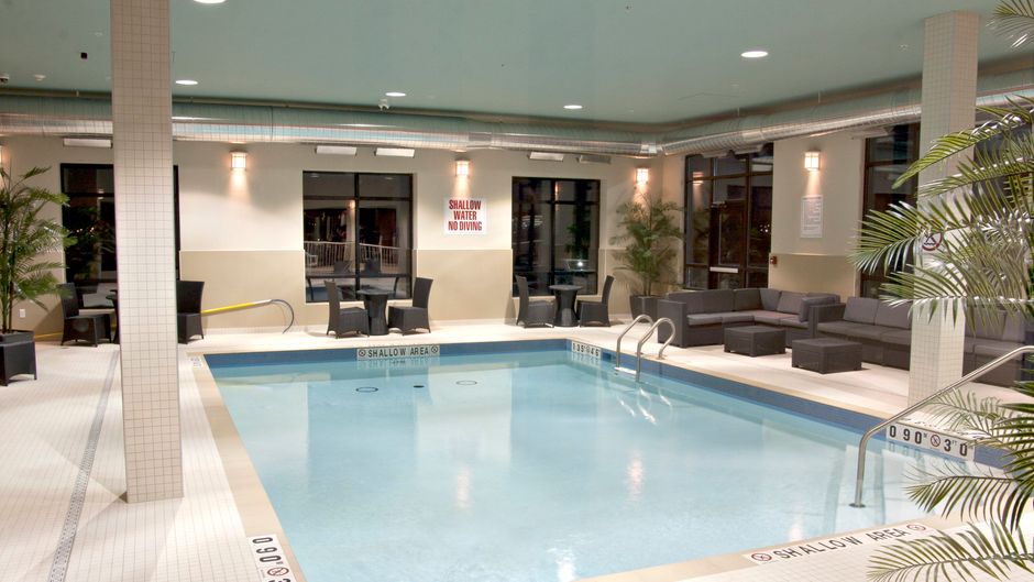 Holiday Inn Express Pool