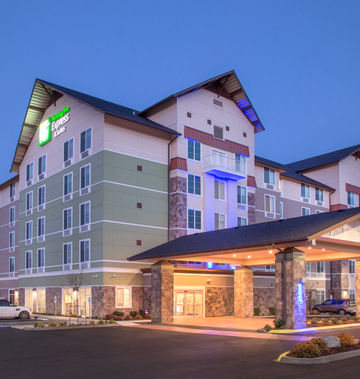 Holiday Inn Express Suites Tukwila