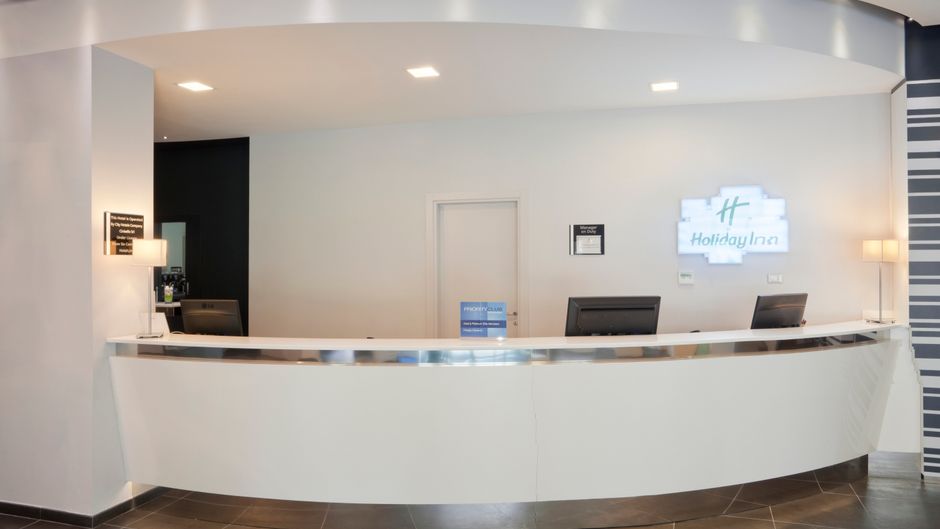 Holiday Inn Milan Nord Zara Lobby