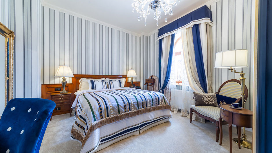 Suter Palace Hotel Room