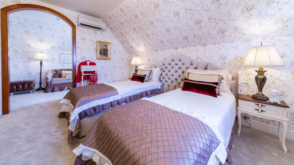 Suter Palace Hotel Room