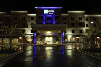 Holiday Inn Express & Suites Goldsboro