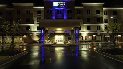 Holiday Inn Express & Suites Goldsboro