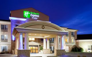 Holiday Inn Express Hotel & Suites