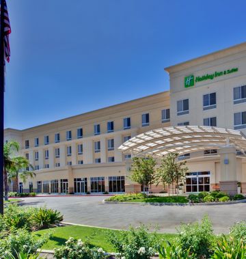 Holiday Inn and Suites Bakersfield North