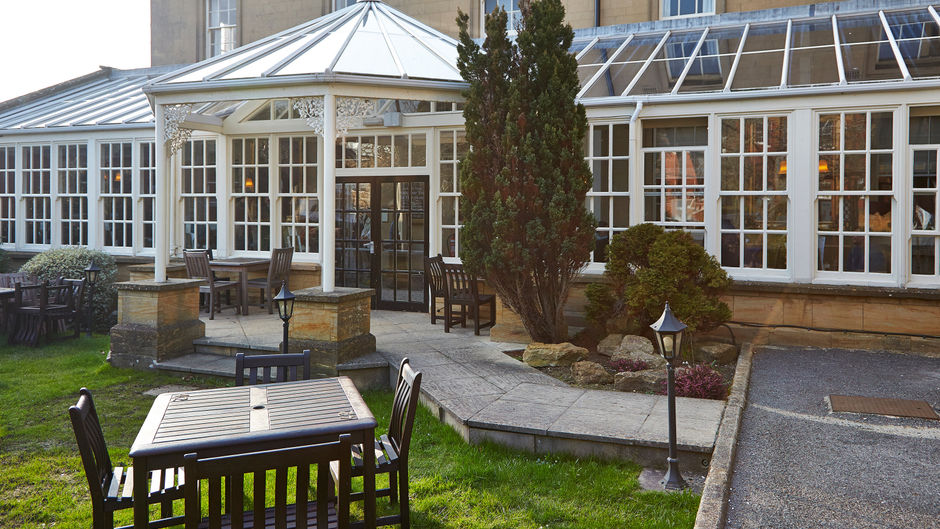 The Manor Hotel Exterior