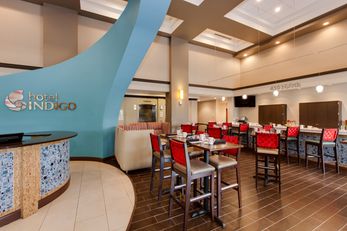 Hotel Indigo Chicago Vernon Hills