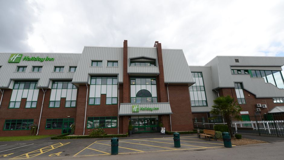 Holiday Inn Wolverhampton Racecourse Exterior