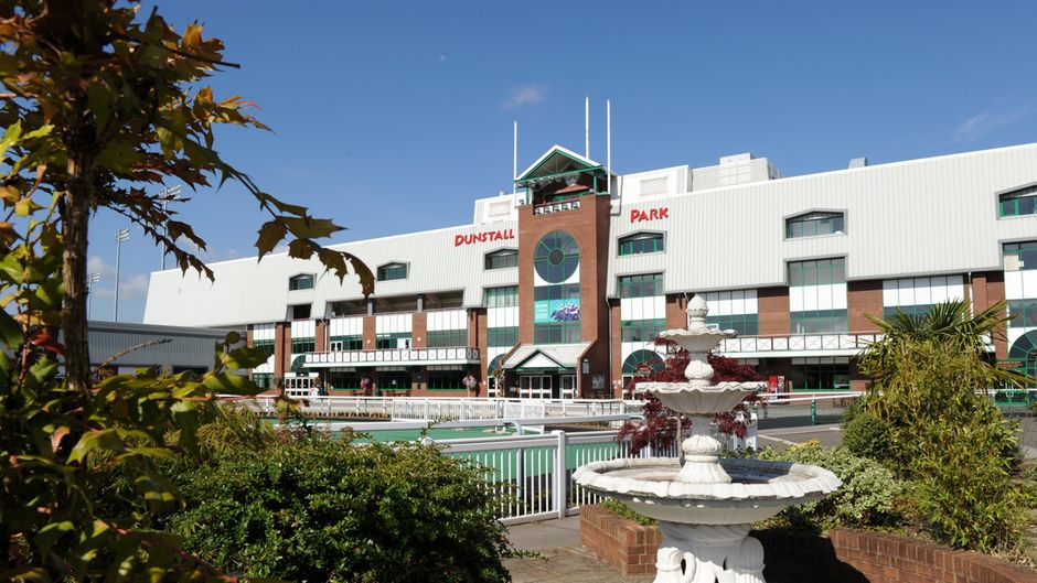 Holiday Inn Wolverhampton Racecourse Exterior