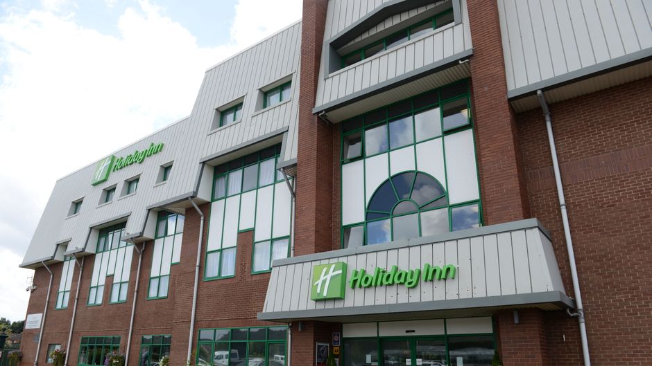 Holiday Inn Wolverhampton Racecourse Exterior