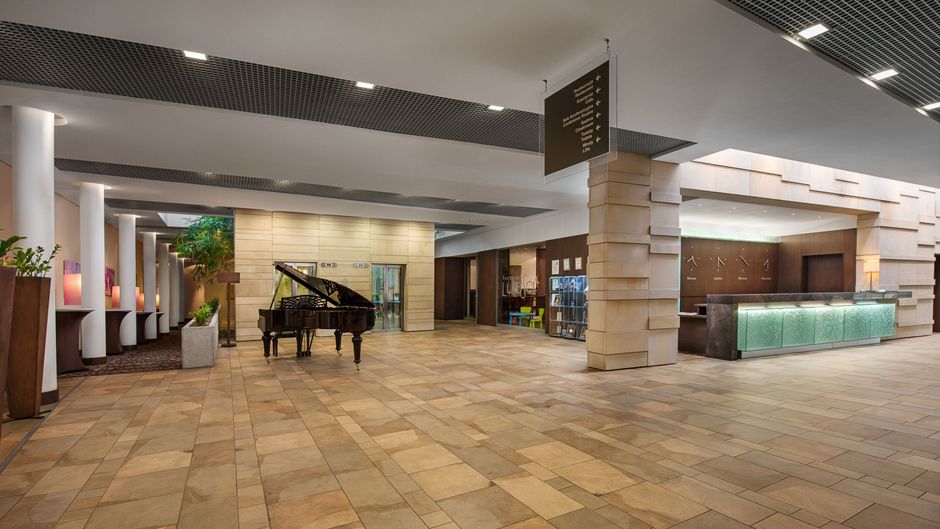 Holiday Inn Lobby