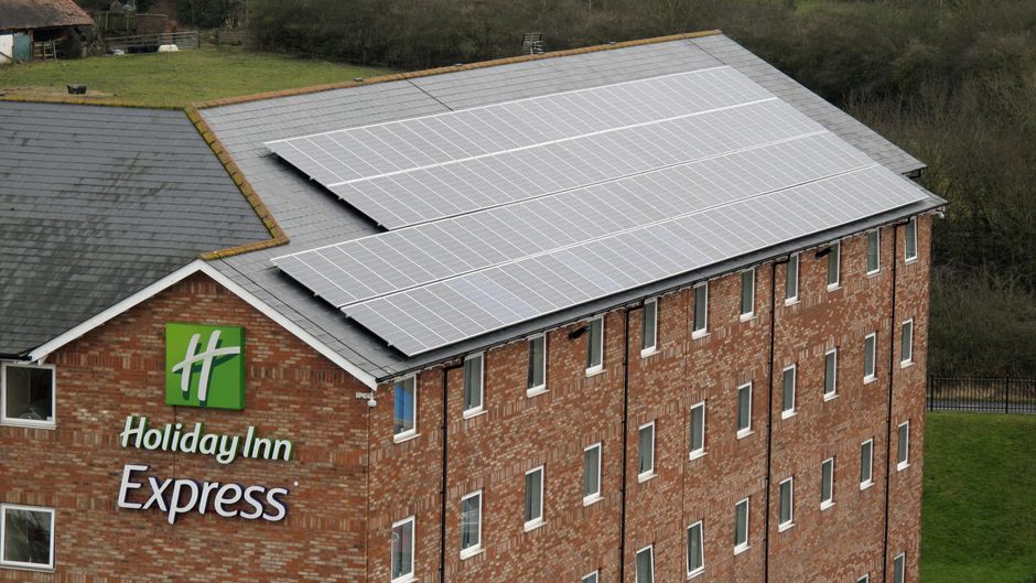 Holiday Inn Express Nuneaton Exterior