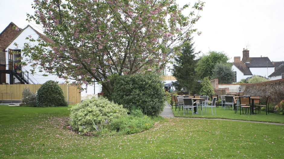 The Royal Hop Pole Hotel Exterior