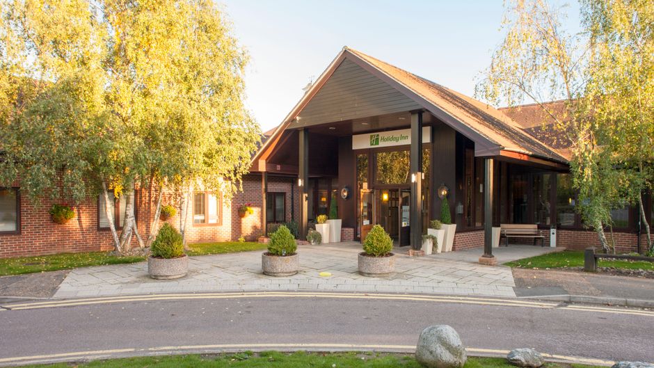 Holiday Inn Colchester Exterior