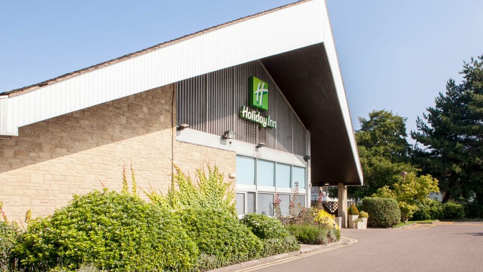 Holiday Inn Swindon Exterior