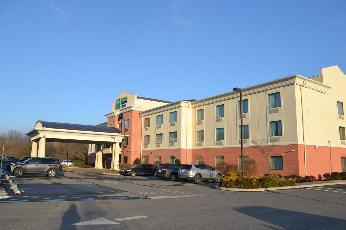 Holiday Inn Expr Hotel &Stes Selinsgrove Tourist Class Selinsgrove, PA