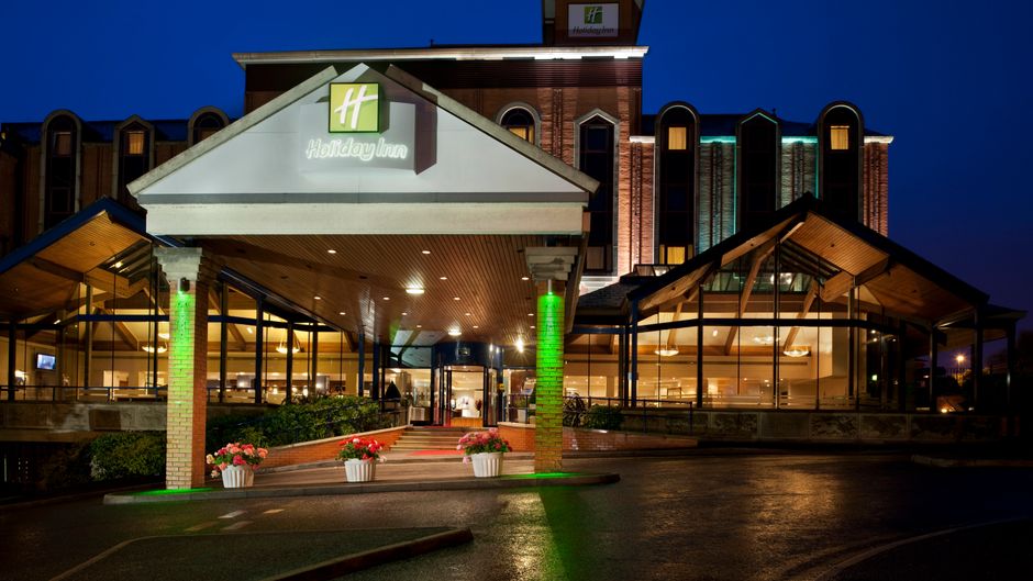 Holiday Inn Bolton Exterior