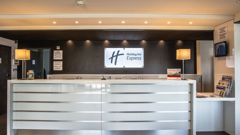 Holiday Inn Express Dijon Exterior
