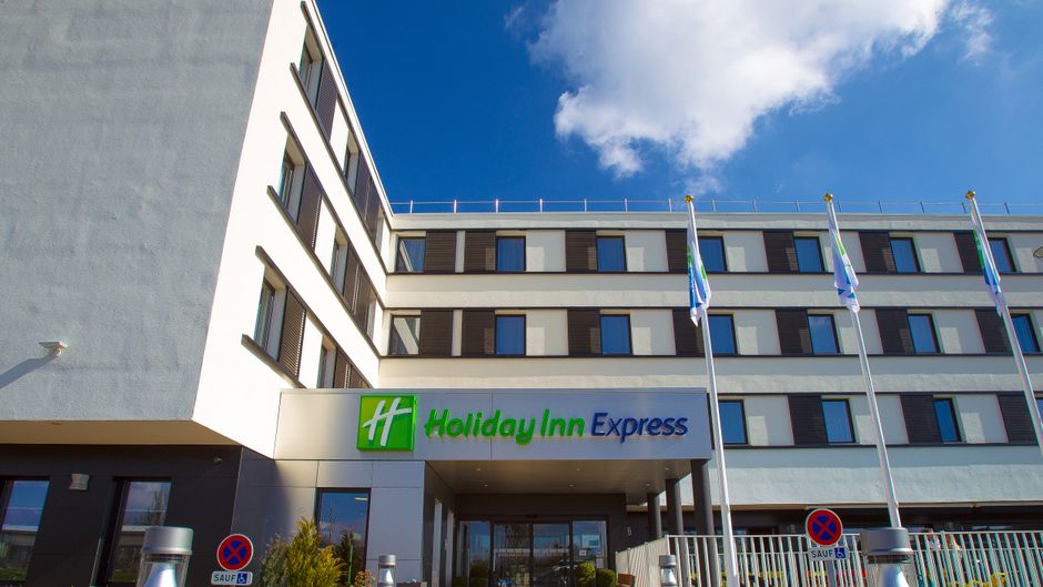 Holiday Inn Express Dijon Exterior
