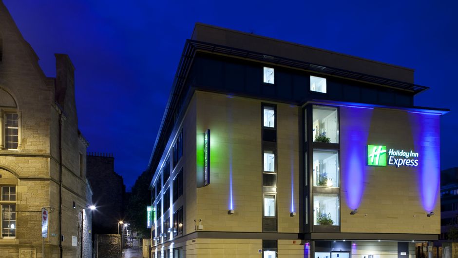 Holiday Inn Express Royal Mile Exterior