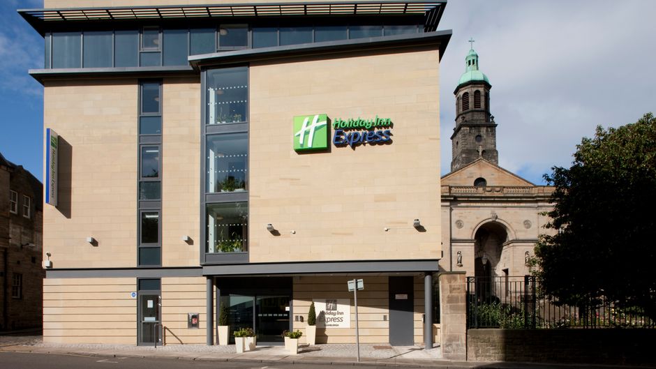 Holiday Inn Express Royal Mile Exterior