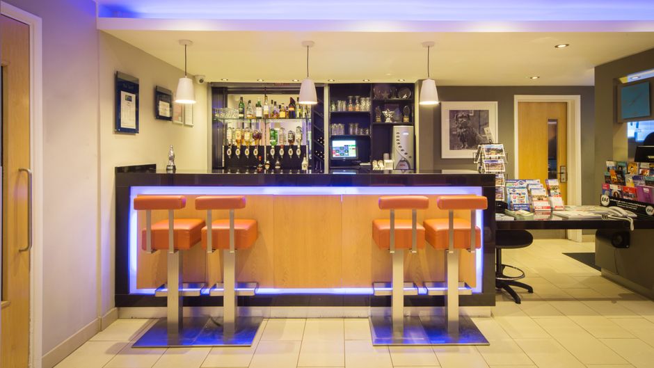 Holiday Inn Express Royal Mile Lobby