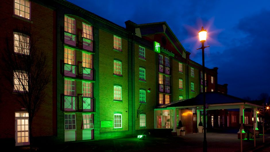 Holiday Inn Ellesmere Port Exterior