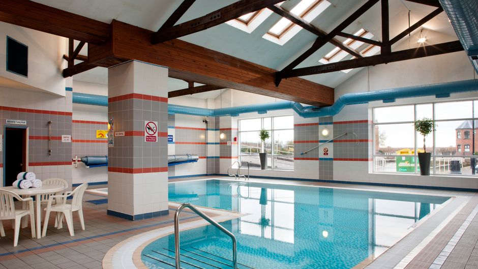 Holiday Inn Ellesmere Port Pool