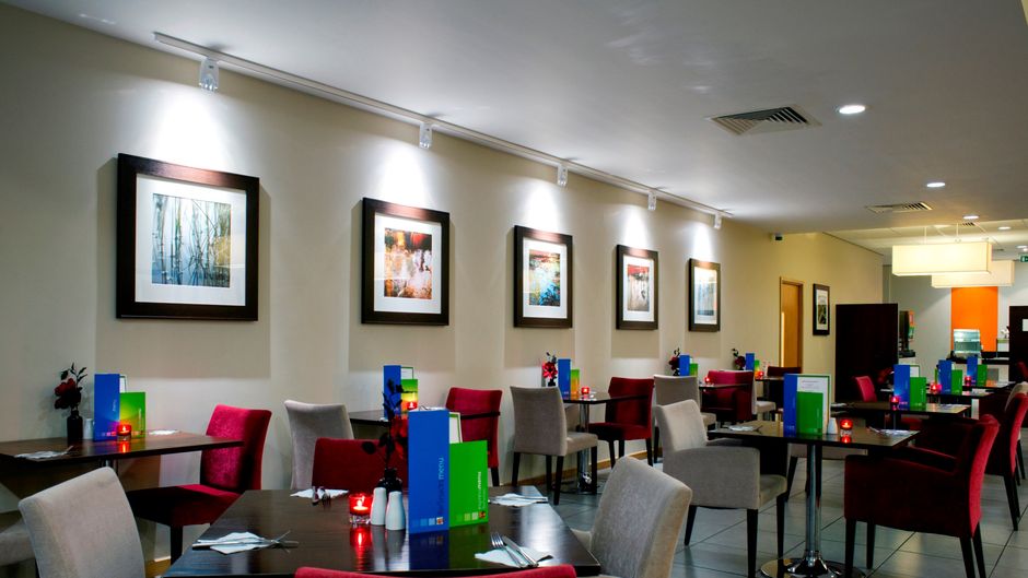 Holiday Inn Express Rotherham North Restaurant