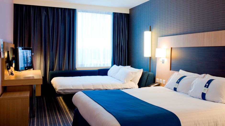 Holiday Inn Express Rotherham North Room