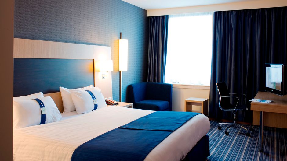 Holiday Inn Express Rotherham North Room